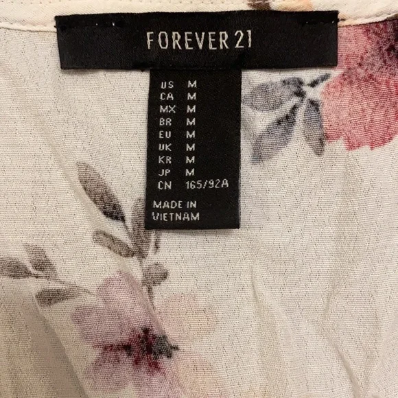 Woman’s Flowing Boho Floral Dress - Picture 5 of 6